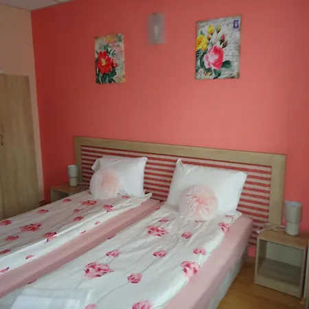 пиперите Vila Aprilci
