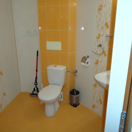 пиперите Vila Aprilci