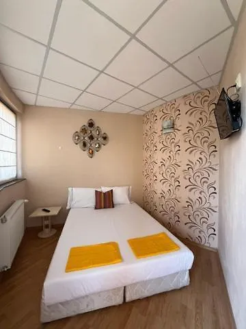 пиперите 阿普里尔齐