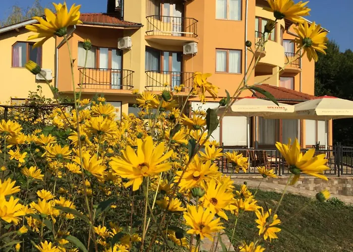 пиперите 阿普里尔齐